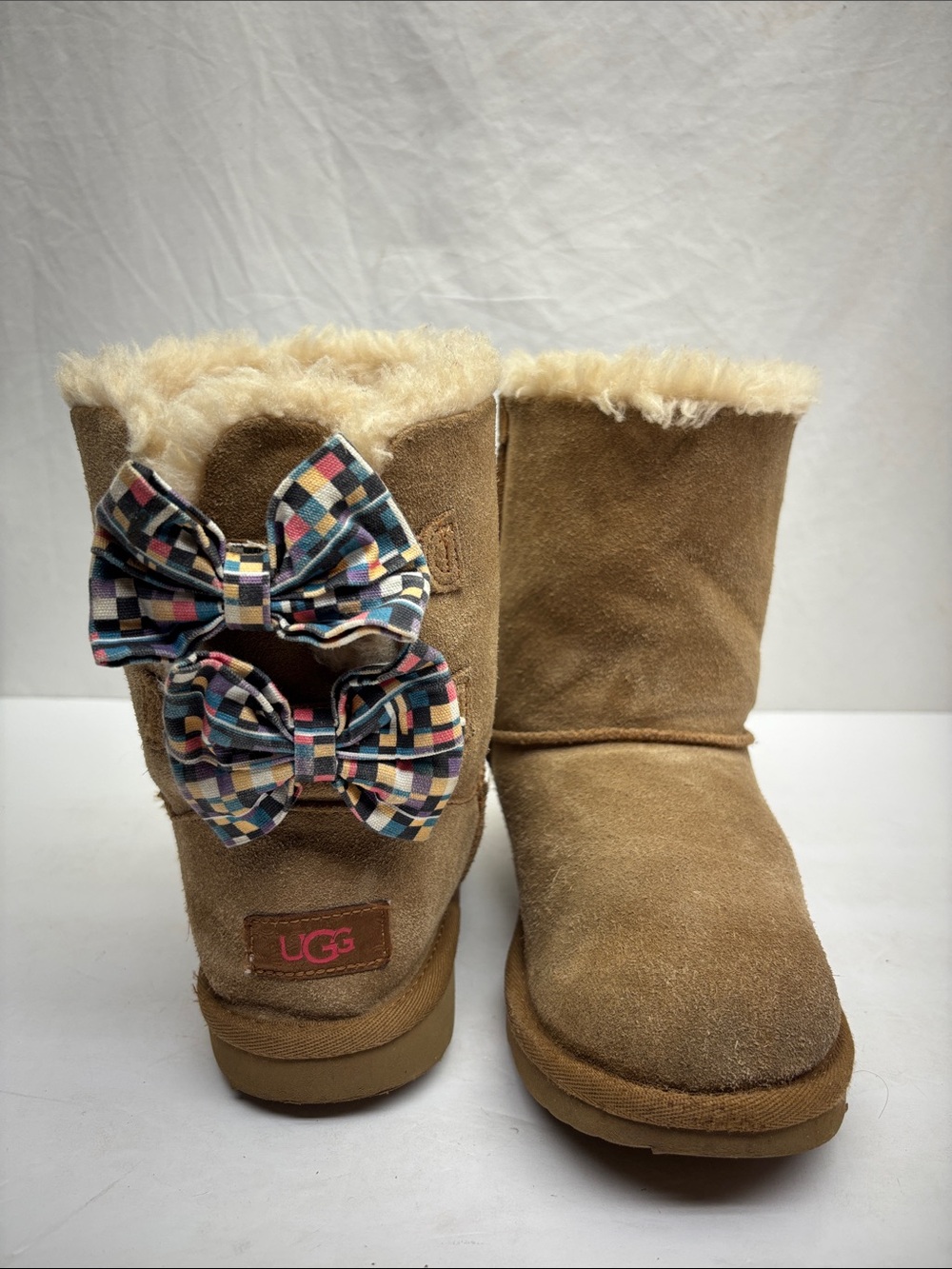 UGG Bailey bows boots, size 4 big girl, box 87